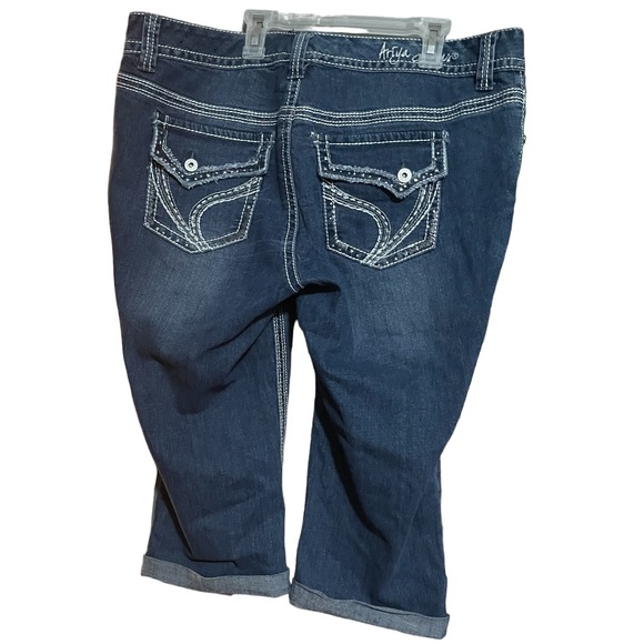 Ariya Jeans - a pair of shorts and a pair of capris , womens or teens - Picture 6 of 6